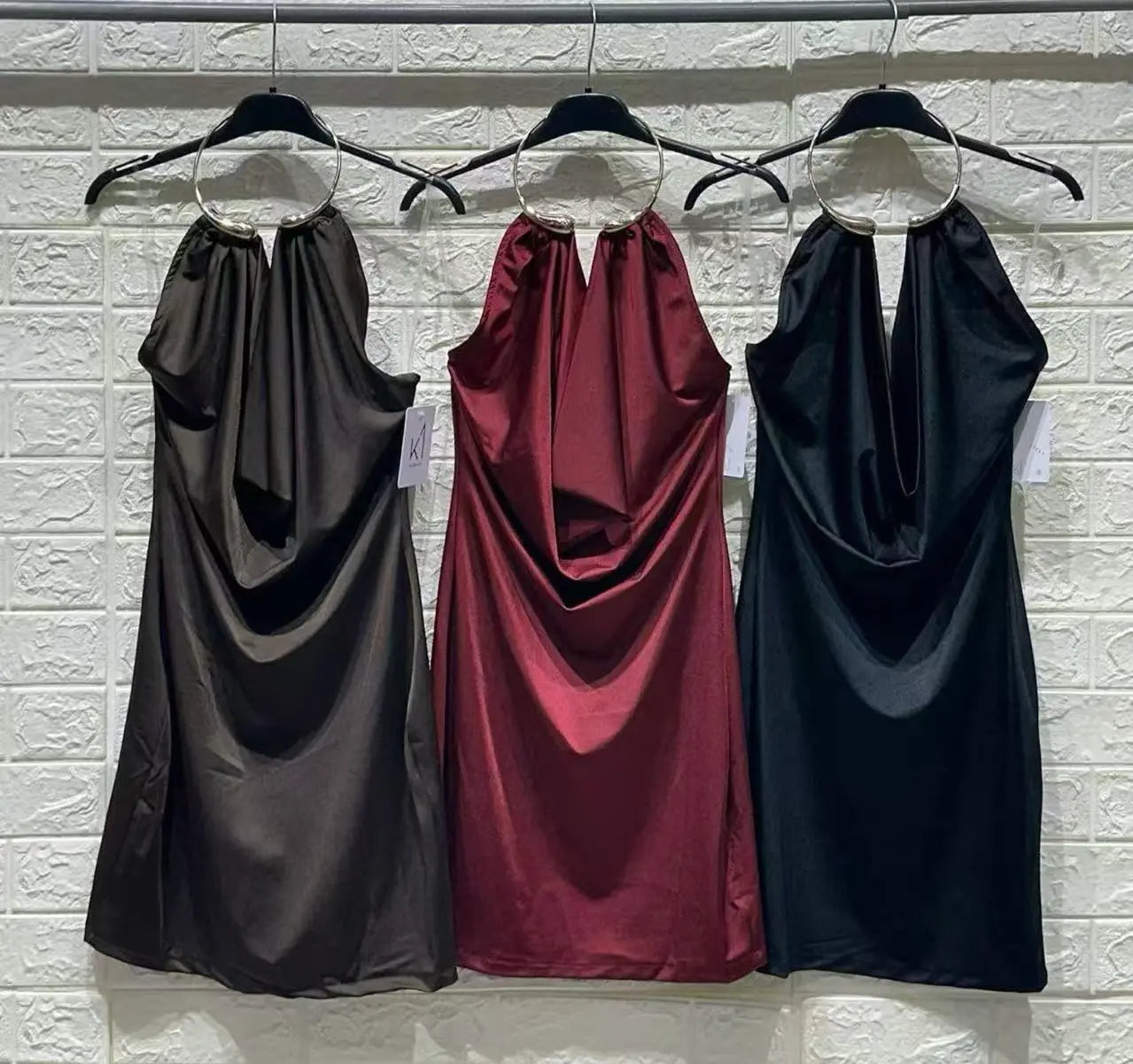 Abito con scollo all'americana corto - SUNTIMEMODA