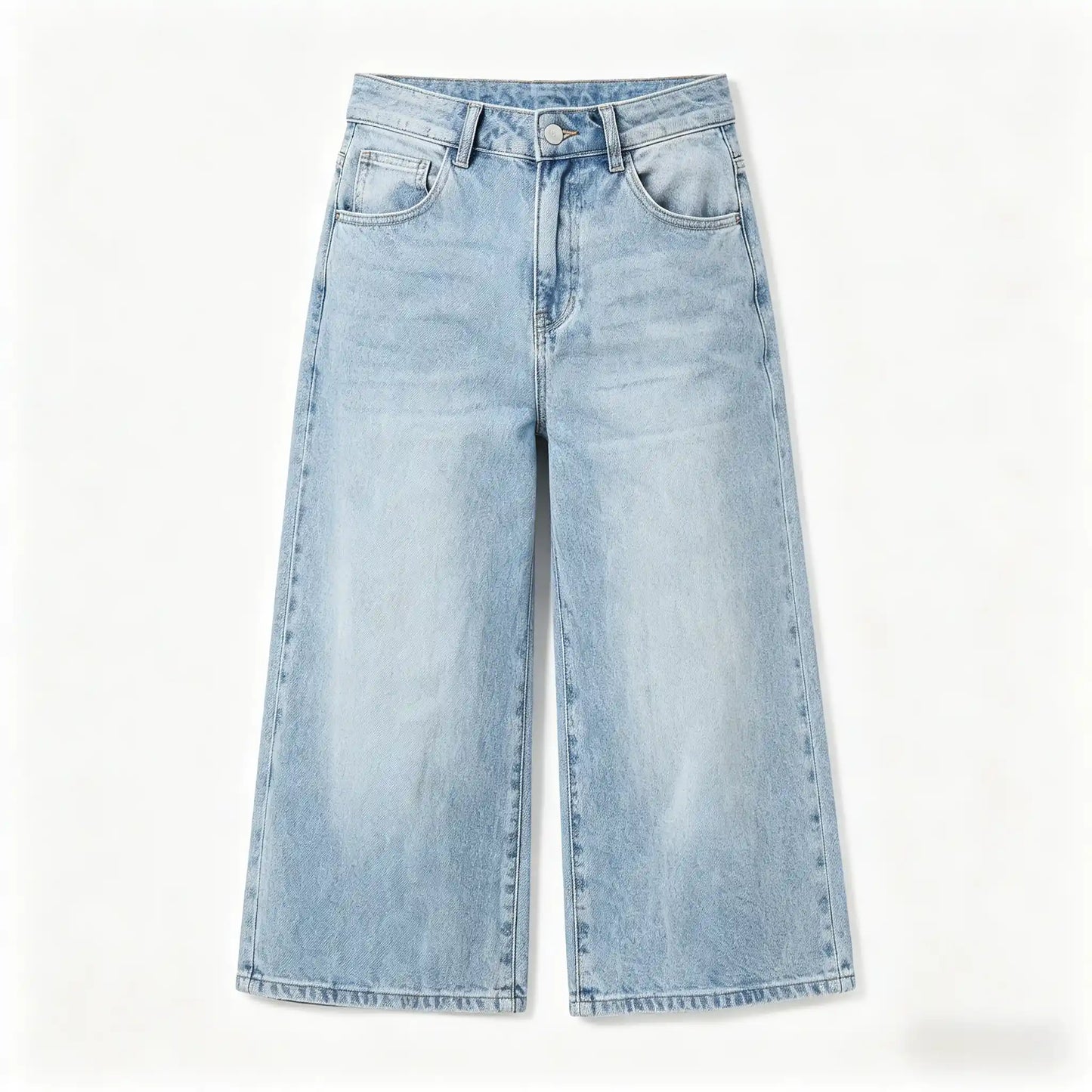 Jeans culotte cropped a gamba larga azzurro chiaro su sfondo bianco - SUNTIMEMODA