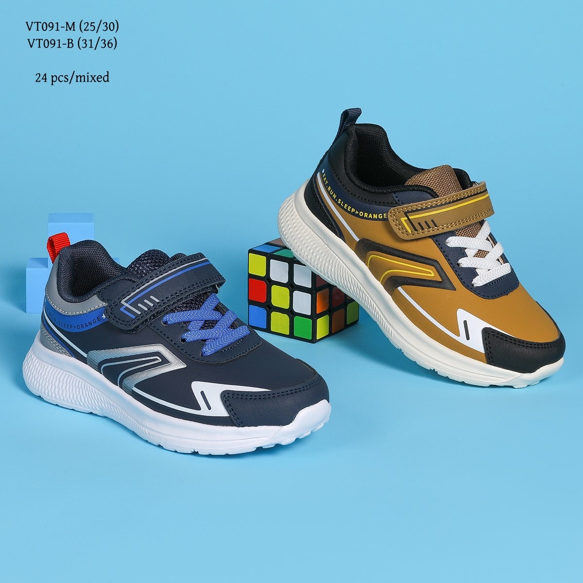 Catalogo delle sneakers per bambino modello VT091-M taglie 25-30, esposte nei colori senape e blu navy vicino a un cubo di Rubik e forme geometriche - SUNTIMEMODA