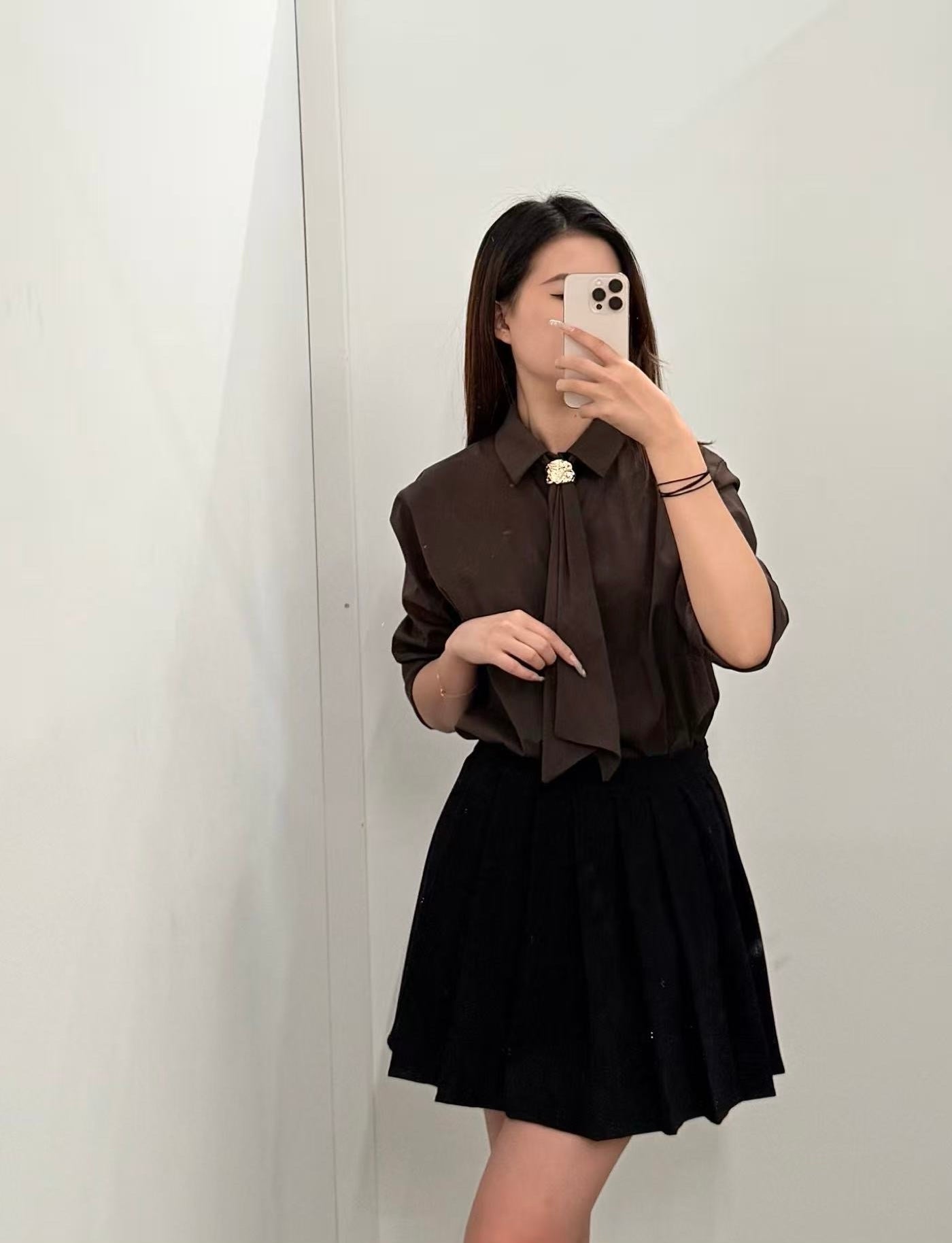 Camicia con cravatta e fibbia per cravatta marrone - SUNTIMEMODA