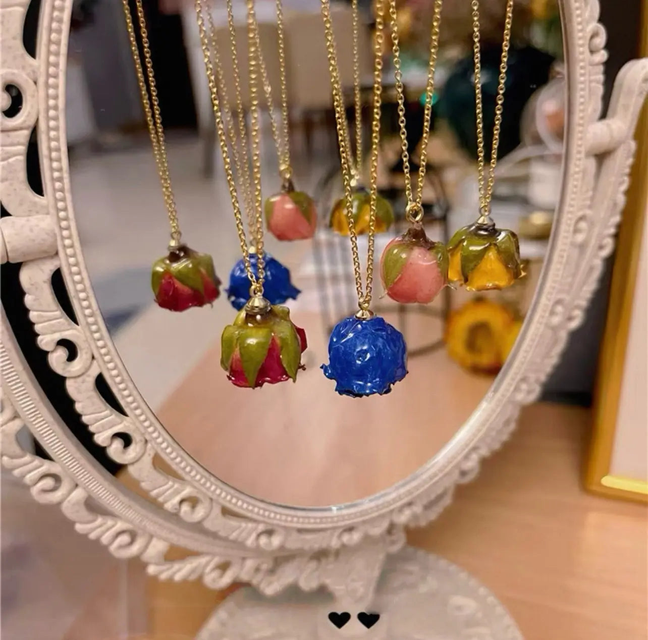 Collana con Pendente di Rosa Vera in Resina e Catena Placcata Oro