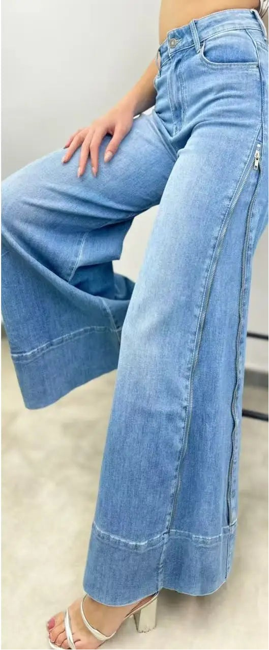 Jeans con cerniere laterali - SUNTIMEMODA