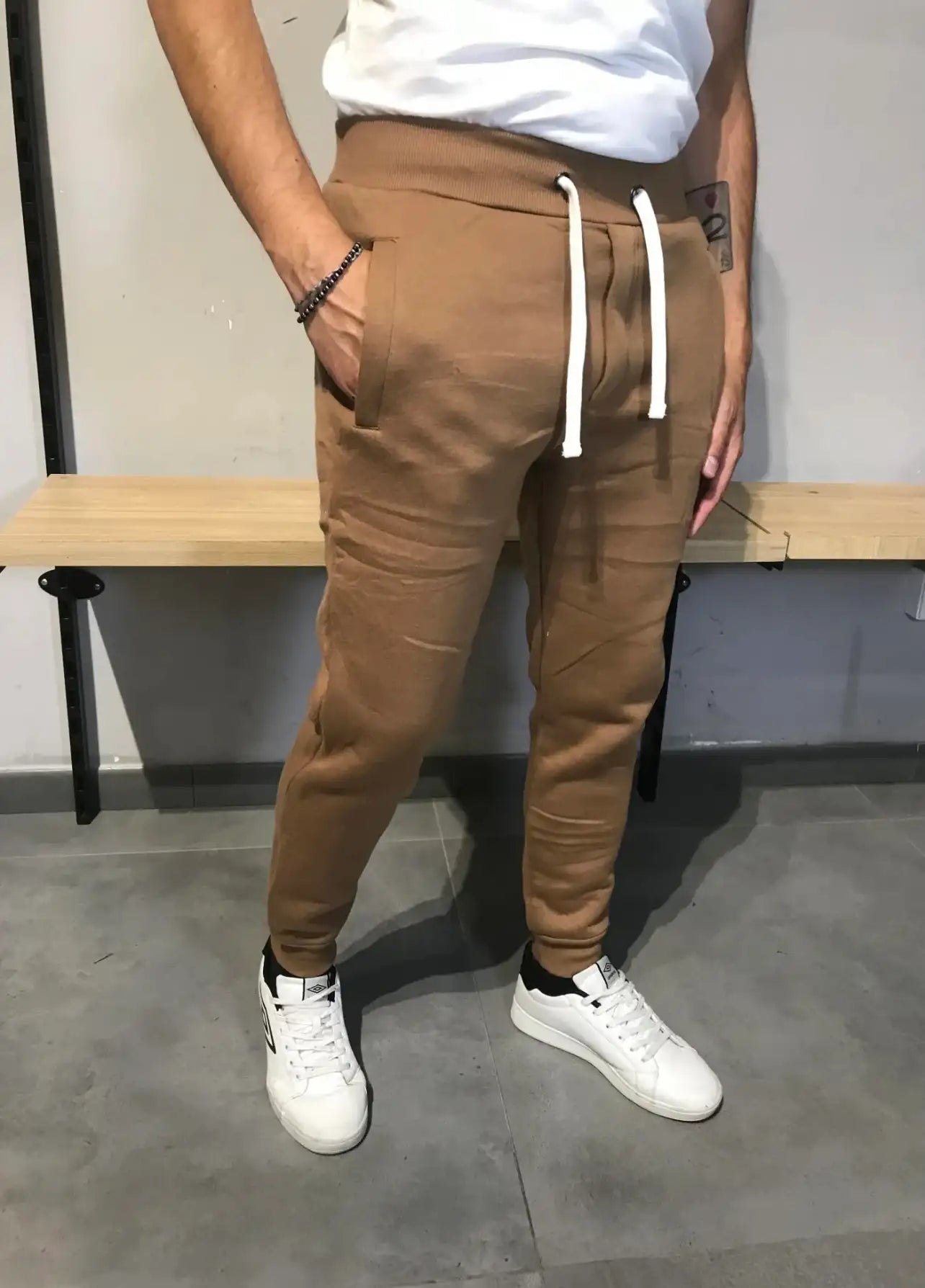 Pantaloni Jogger Uomo Felpati con Coulisse MARRONE - SUNTIMEMODA