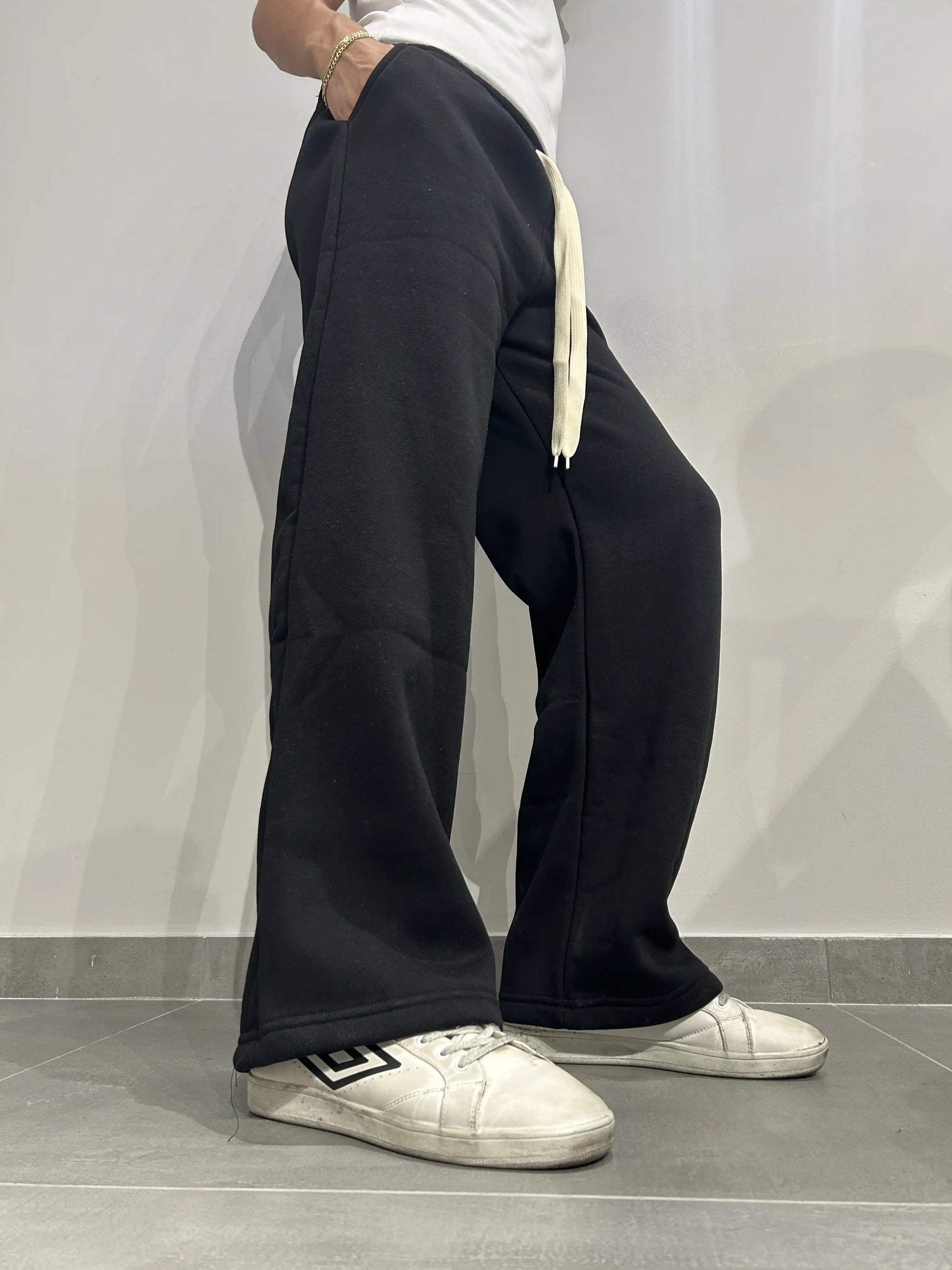 Pantaloni Tuta Uomo Felpati Gamba Larga NERO - SUNTIMEMODA