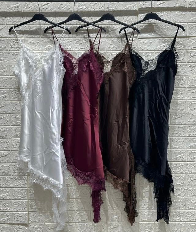 abito in pizzo con bretelle COLOR DIVERSO - SUNTIMEMODA