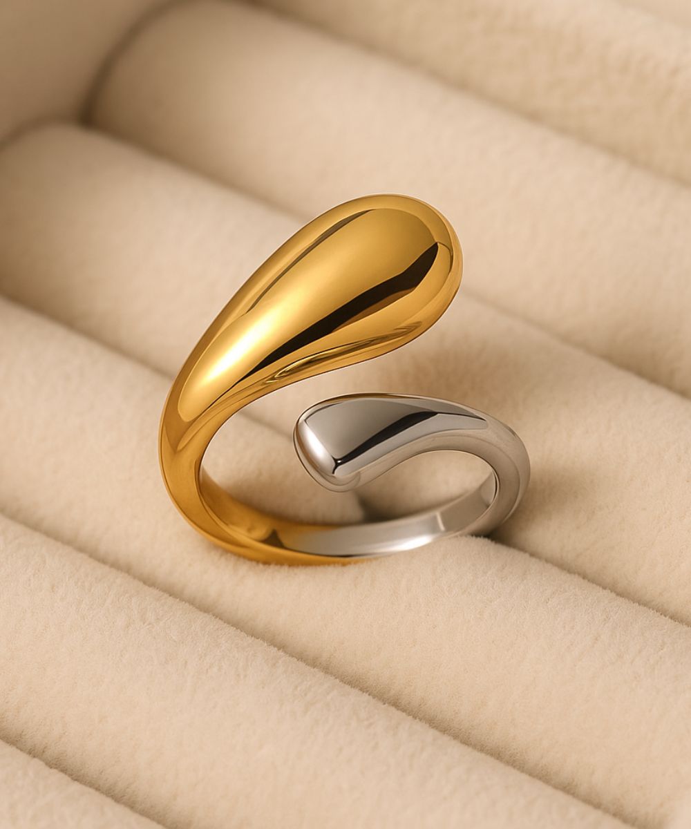 Anello Bicolor Boody dal design irregolare presentato nell'elegante scatola regalo Suntime - Suntime Moda