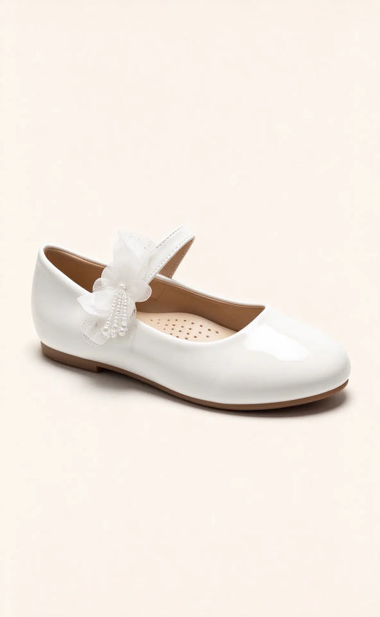 Ballerina elegante bianca in vernice per bambina, con cinturino e applicazione floreale in tulle con perline, ideale per cerimonie - SUNTIMEMODA