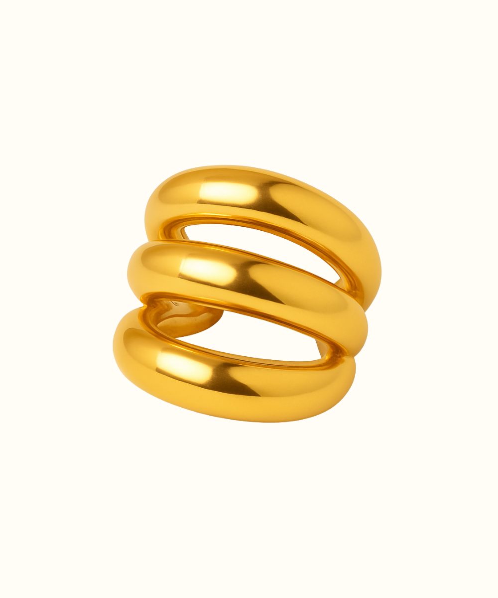 Ear cuff modello Tris in oro con design a tre fasce bombate, orecchino senza buco - Suntime Moda