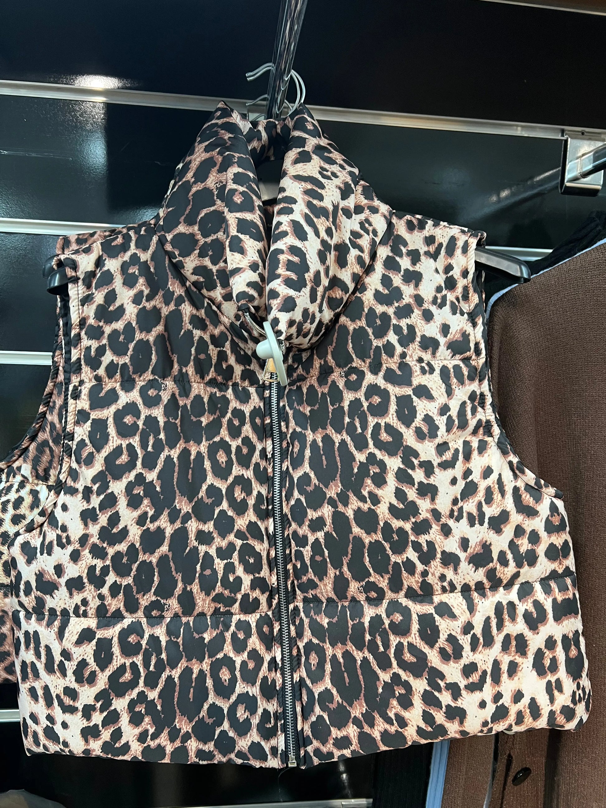 gilet senza maniche con stampa leopardata - SUNTIMEMODA