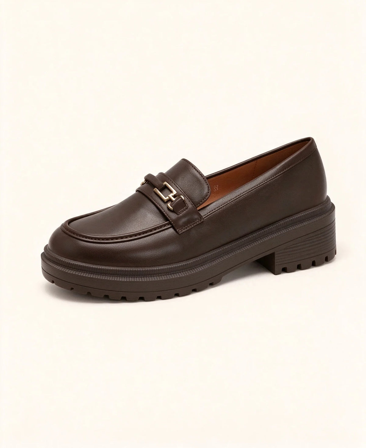 Mocassino chunky da donna in ecopelle marrone scuro con morsetto metallico dorato e suola a carrarmato - SUNTIMEMODA