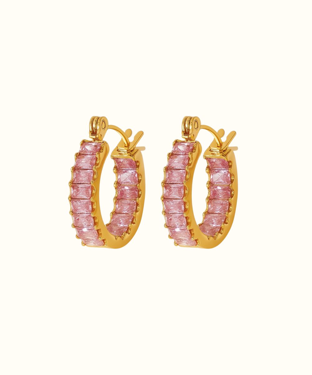 Orecchini a cerchio modello Luxury in oro con pietre preziose visibili da ogni angolazione grazie al design interno-esterno - Suntime Moda